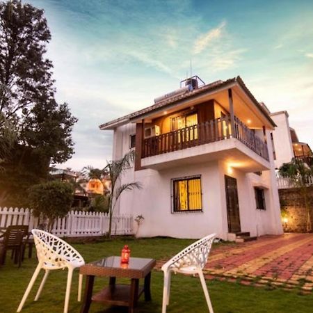 Paramount 3 Ac Bedrooms Hall Garden With Lake View Panchgani Exterior foto