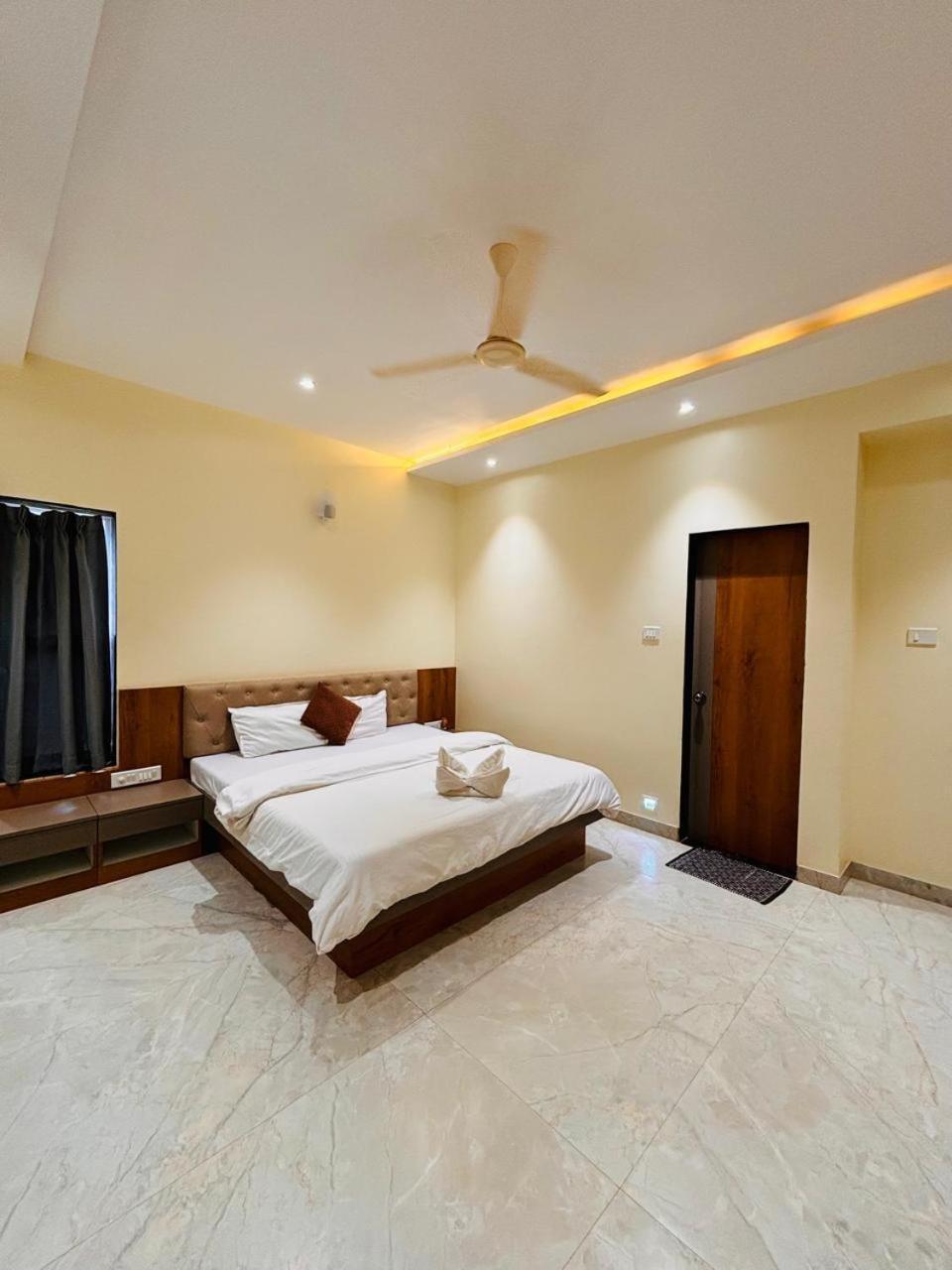 Paramount 3 Ac Bedrooms Hall Garden With Lake View Panchgani Exterior foto