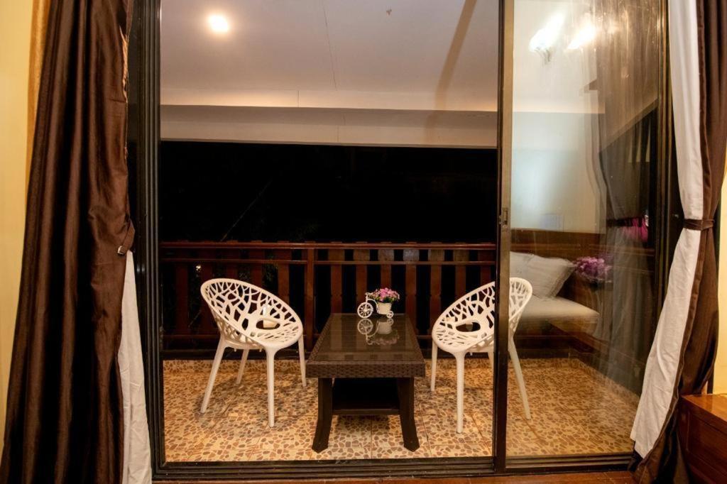 Paramount 3 Ac Bedrooms Hall Garden With Lake View Panchgani Exterior foto