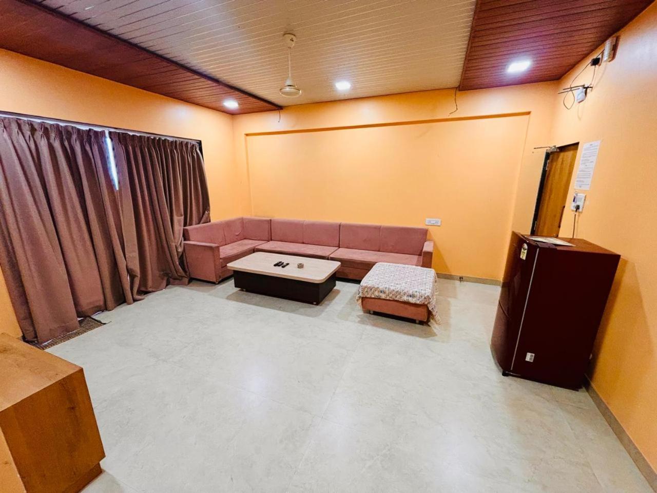 Paramount 3 Ac Bedrooms Hall Garden With Lake View Panchgani Exterior foto