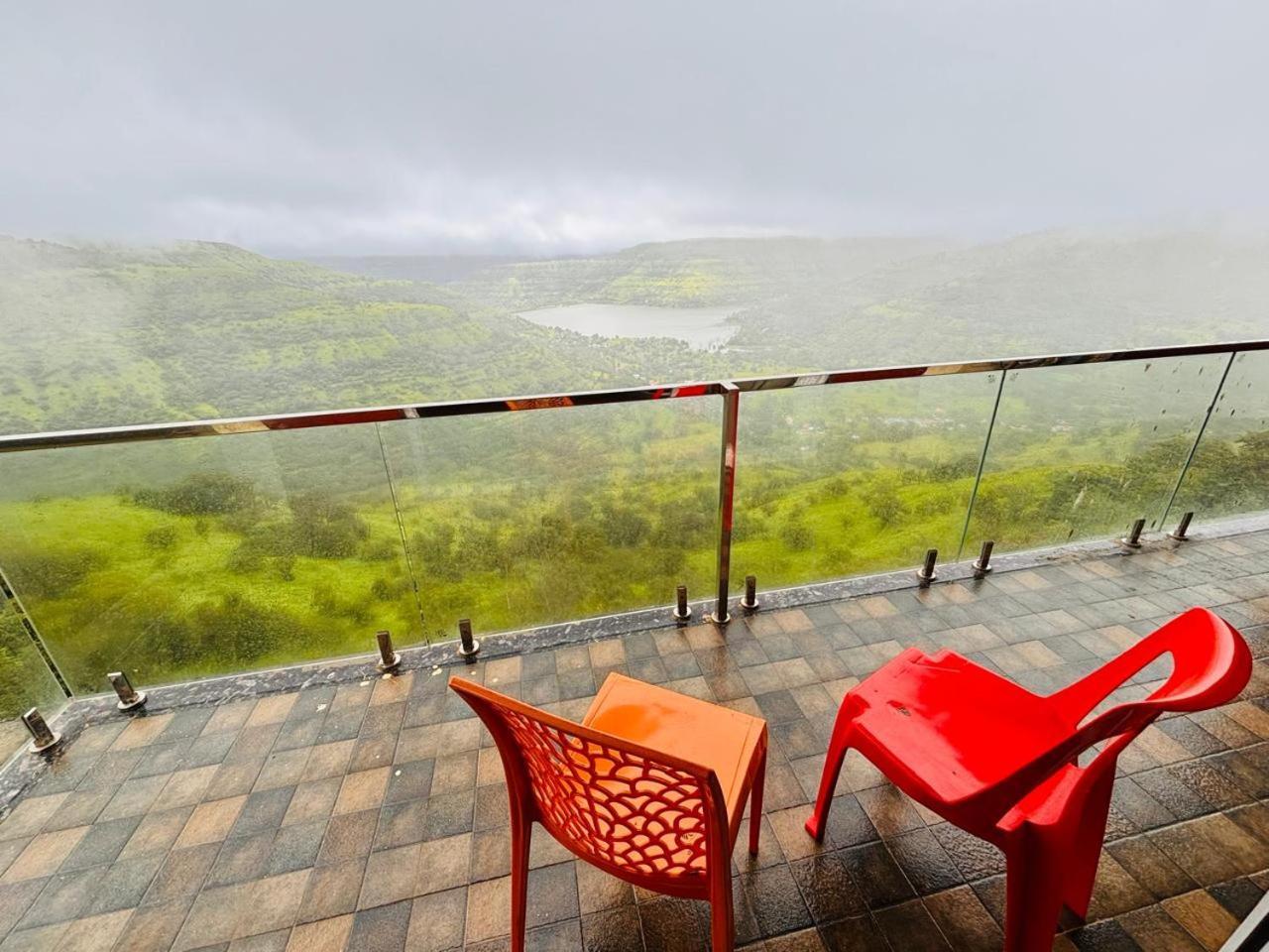 Paramount 3 Ac Bedrooms Hall Garden With Lake View Panchgani Exterior foto
